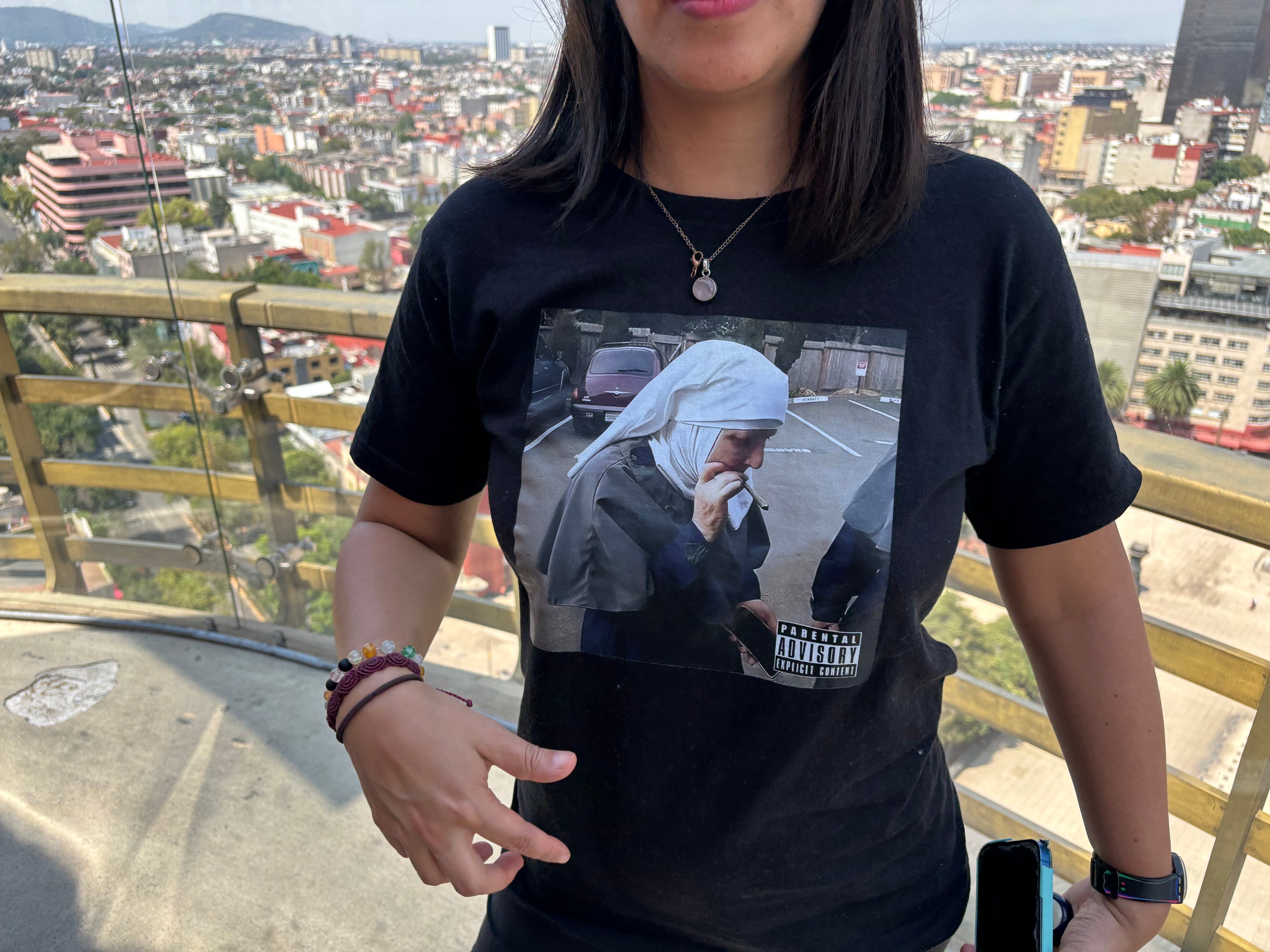 PLAYERA SISTER KATE "UN TOQUE DE FE"